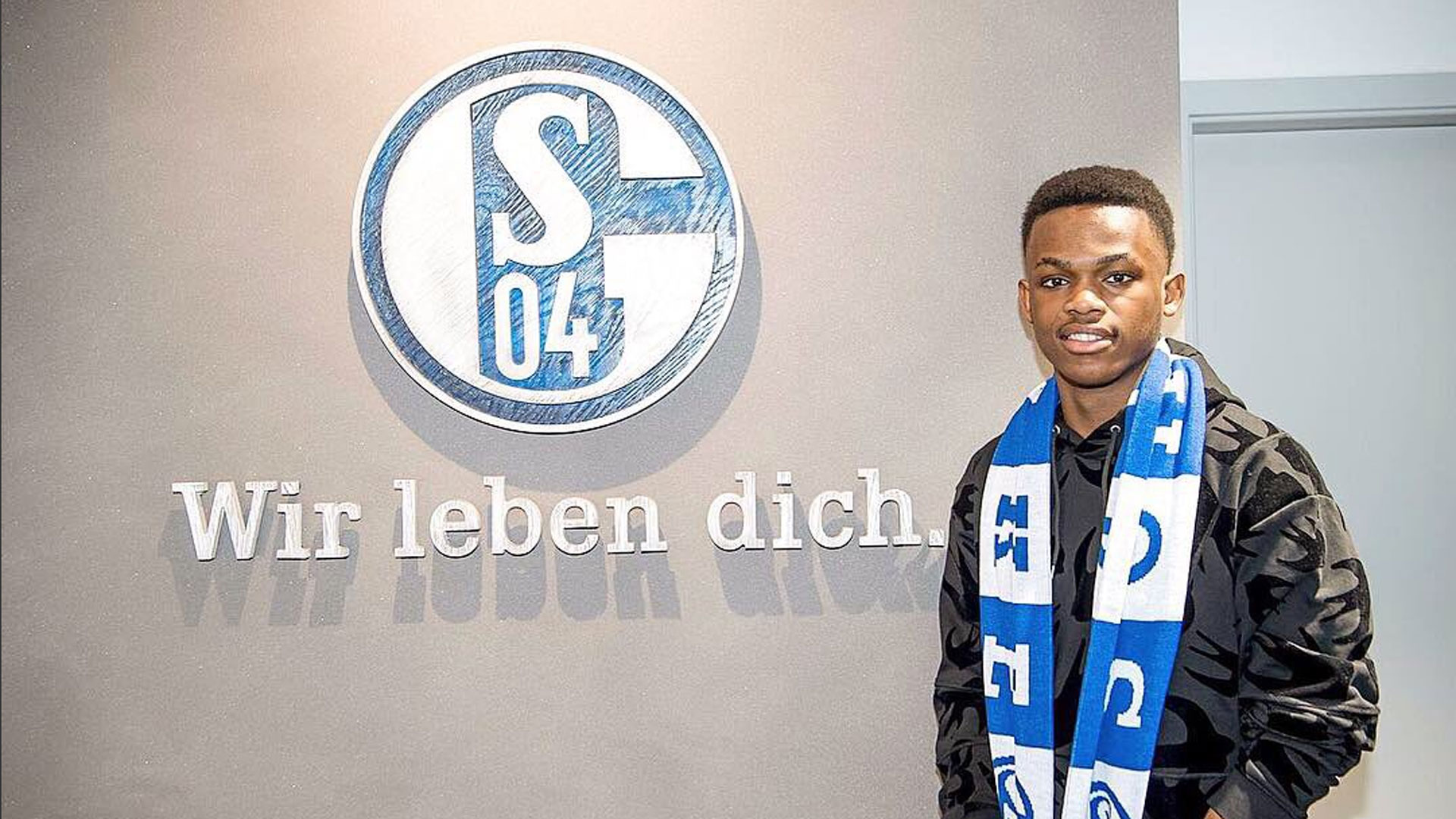 与梅西不同 与梅西不同