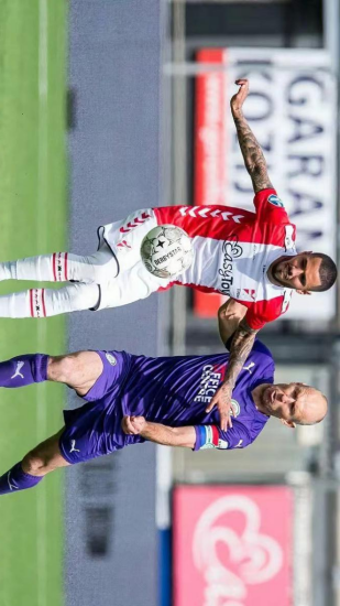 离任背后的 离任背后的