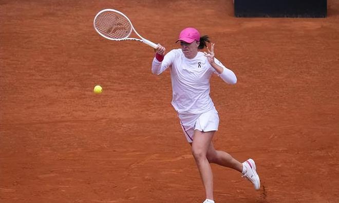 而在他眼中 而在他眼中